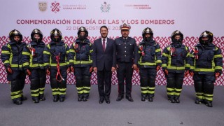 BOLETÍN Celebra Martí Batres el Día de las y los Bomberos con Entrega de Nuevos Equipos de Protección para Mujeres y Hombres del Heroico Cuerpo de Bomberos de la Ciudad de México